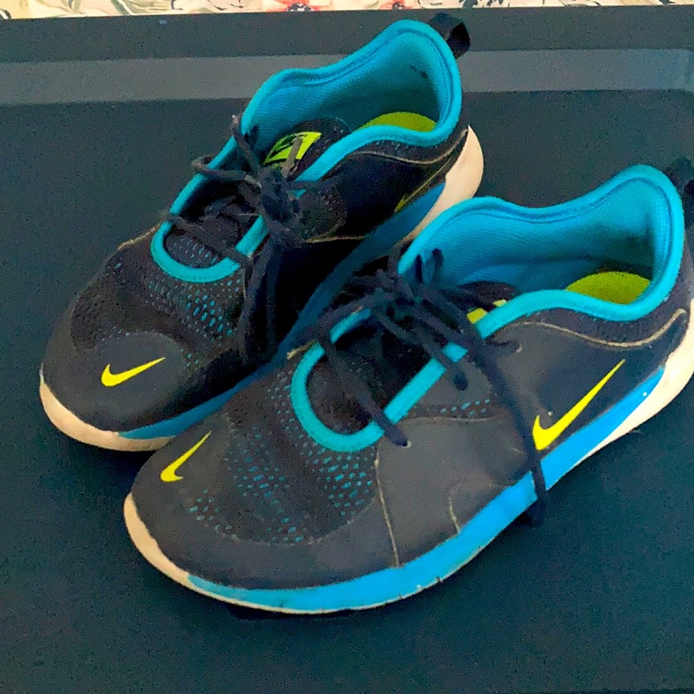 COPY - Nike flex contact three boys size 4